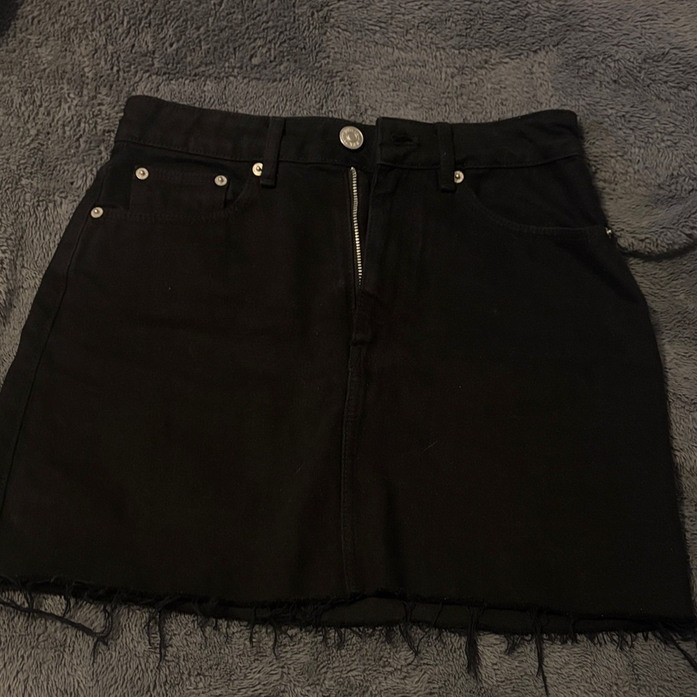 Zara Black Mini Skirt with Frayed Hem